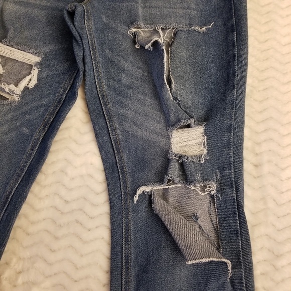 Almost Famous Blue Distressed Jeans With Hole SIZE 9. - Picture 10 of 15